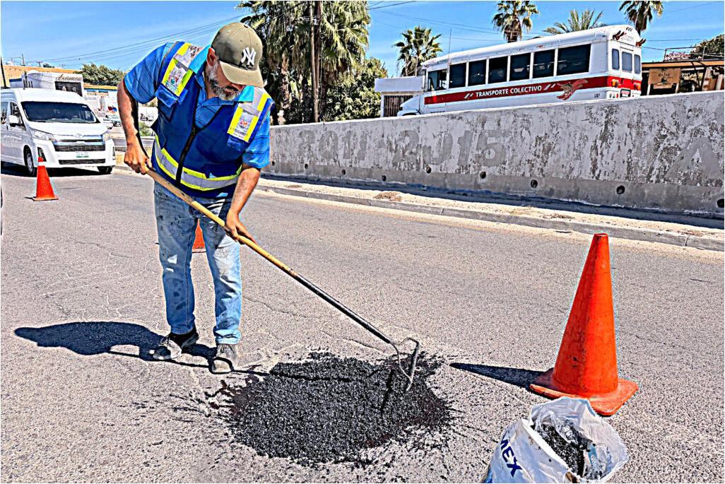 Los Cabos: Caza Baches Mejora Vialidades y Seguridad Ciudadana
