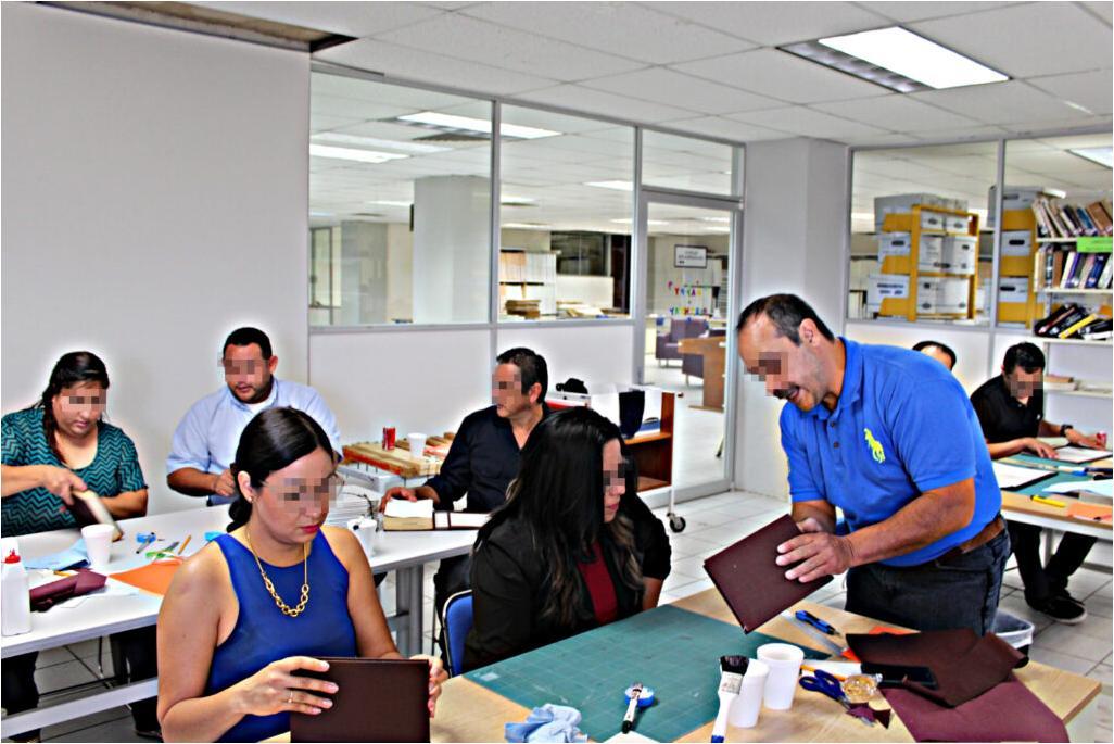 Club Cuadernario UABCS: Taller de Encuadernación Artesanal