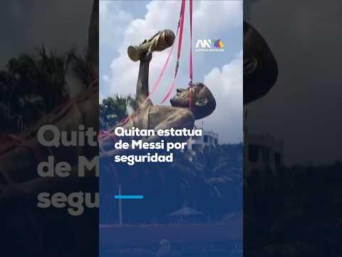 Retiran estatua gigante de Lionel Messi por riesgo de colapso ante fuertes vientos